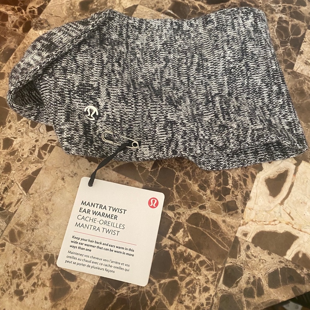 NWT LuluLemon Ear Warmer